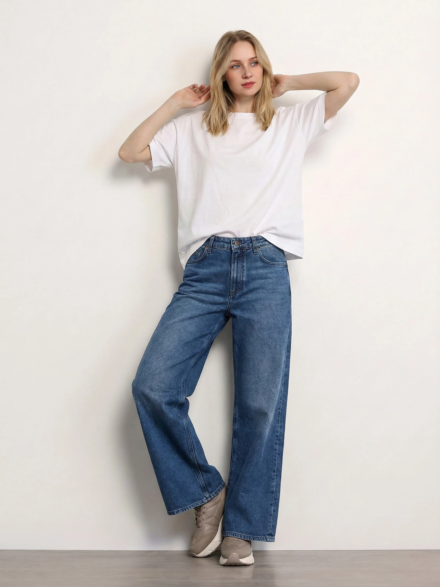 Джинсы синего цвета из хлопка свободного кроя